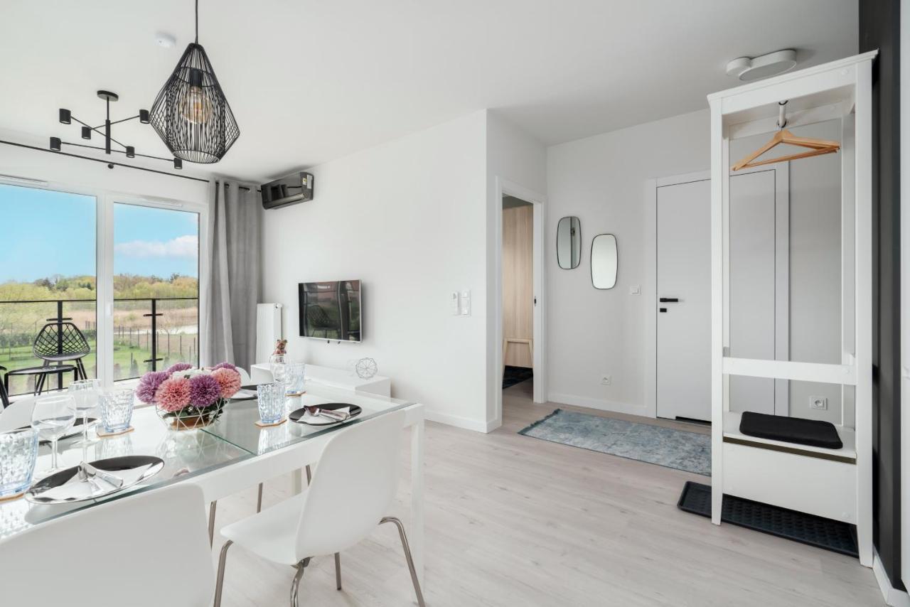 פוזנן Stara Cegielnia Lake View Apartment By Renters Prestige מראה חיצוני תמונה