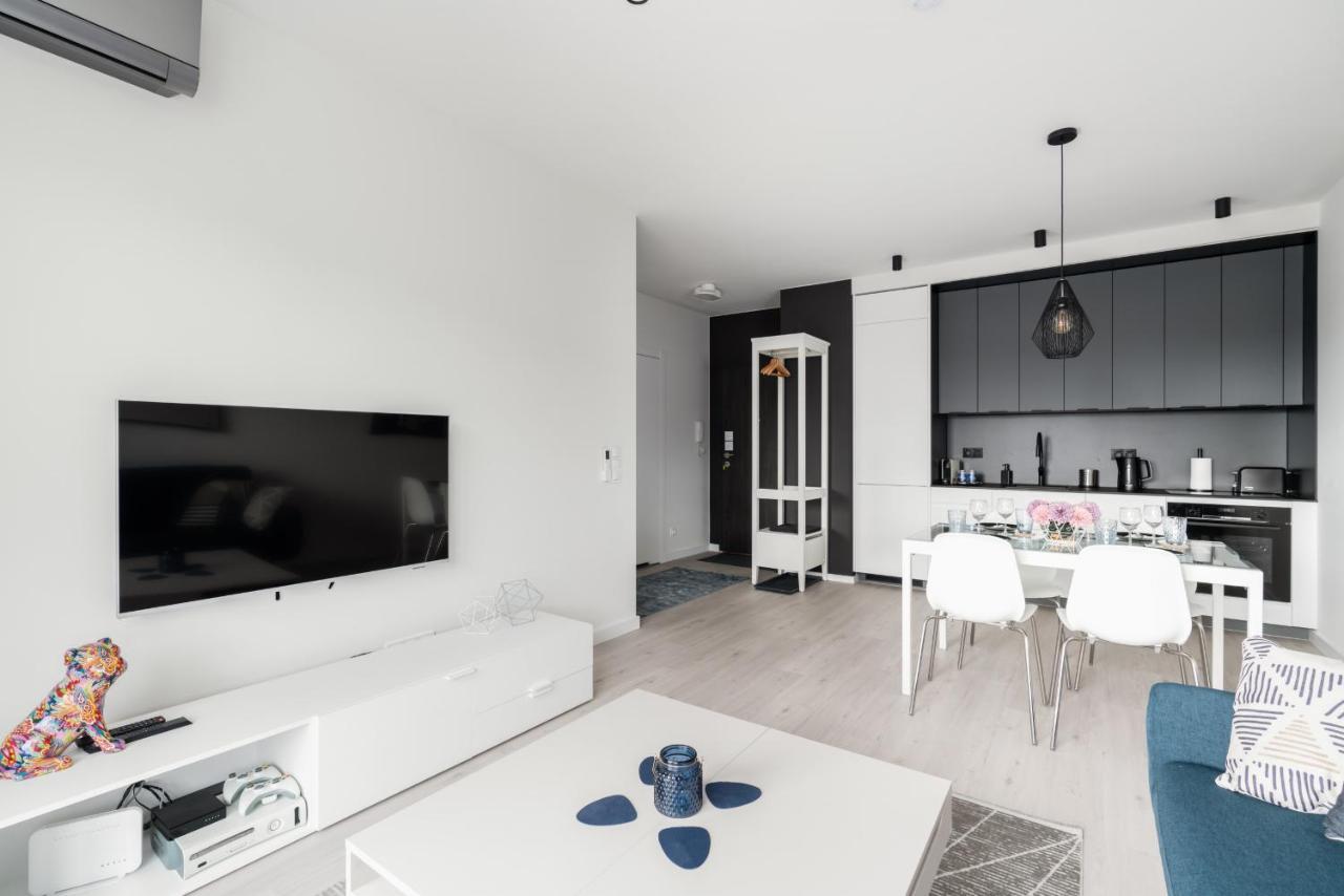 פוזנן Stara Cegielnia Lake View Apartment By Renters Prestige מראה חיצוני תמונה
